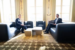 Discussions-began-before-dinner-for-Emmanuel-Macron-and-the-Emir-of-Qatar