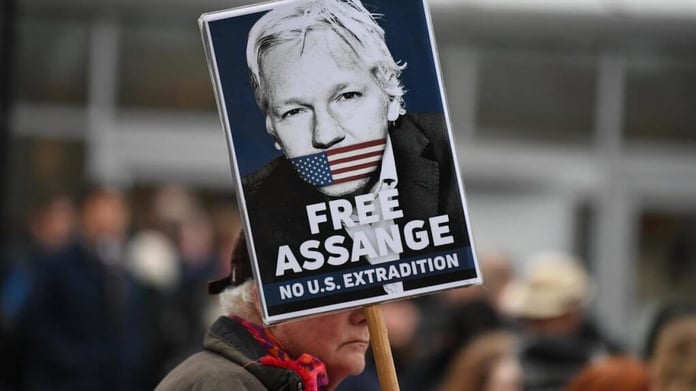 Assange complains about having insufficient private exchanges with his defense e1582760084209