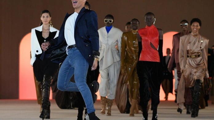 Balmain Olivier Rousteing breaks bourgeois codes in a parade in Paris