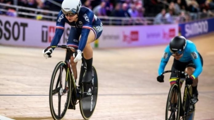Track Worlds Mathilde Gros eliminated in 8th in the sprint