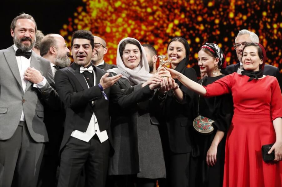 banned director produced iranian film wins the top award in berlin