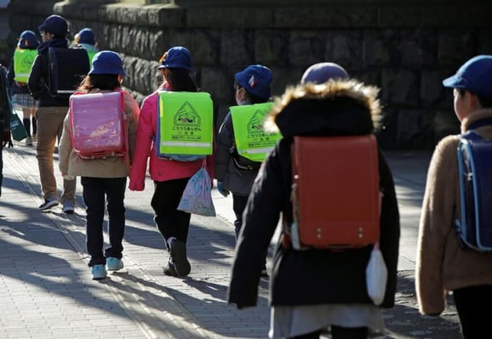japan closes all schools due to corona virus