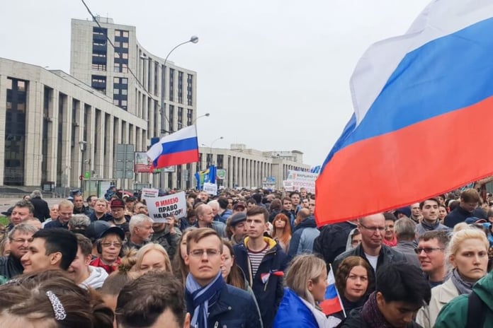 Russia - protests against curfews - politics