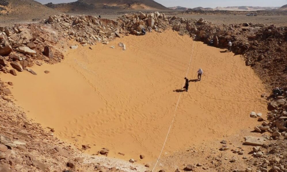 Egypt : Large meteorite crater found in Sahara