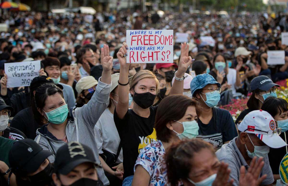 A mass protest against the government takes place in Bangkok