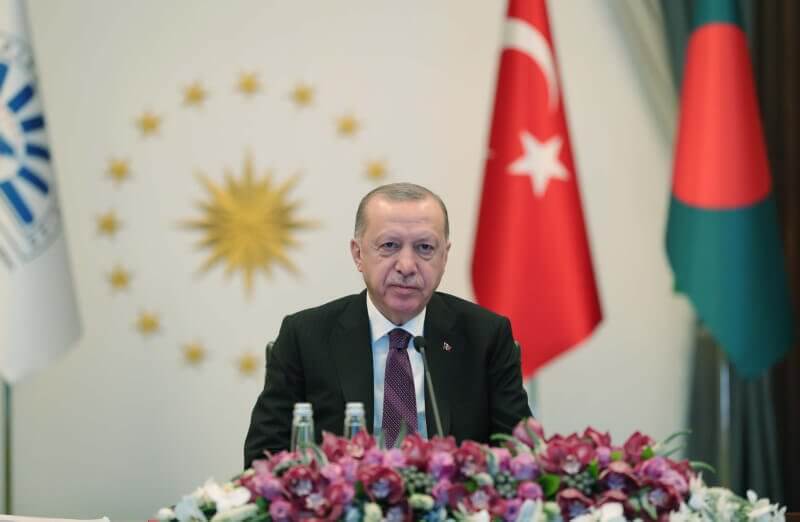 Erdogan calls on the eight Islamic countries to work according to the requirements of the current stage