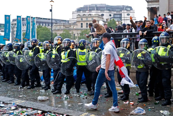 Fans storm Wembley Stadium to attend Euro 2020 final