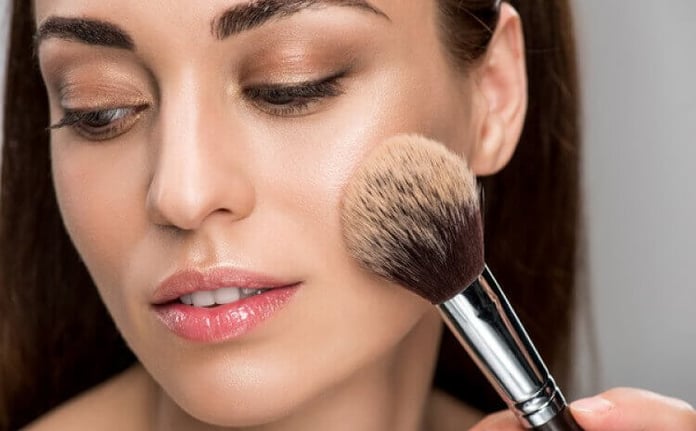 Which type of makeup is best in summer?, summer makeup looks, summer makeup looks easy, natural summer makeup looks, summer powder makeup, best foundation powder, face powder for oily skin, face powder, loose powder, makeup, makeover, makeyup techniques, summer makeup ideas, summer makeup, loose powder makeup,