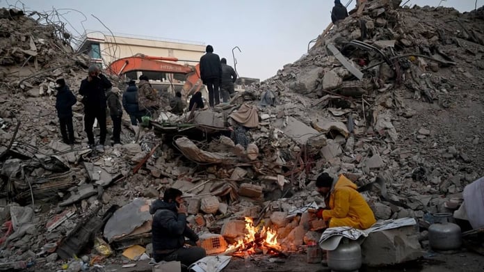 Death toll from Turkey and Syria quakes tops 33,000

