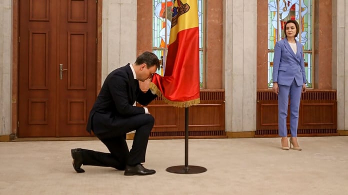 New Moldovan government sworn in

