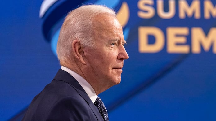 Former White House doctor Jackson says Biden is a threat to the United States

