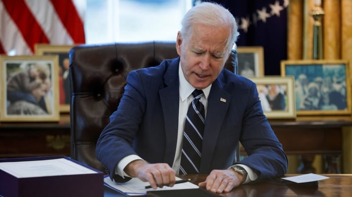 Biden extends 'national emergency' executive order over Ukraine conflict

