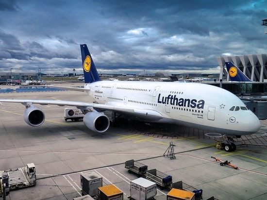 Germany: Strikes, ticket price hikes, flight cuts - what to expect for Lufthansa passengers