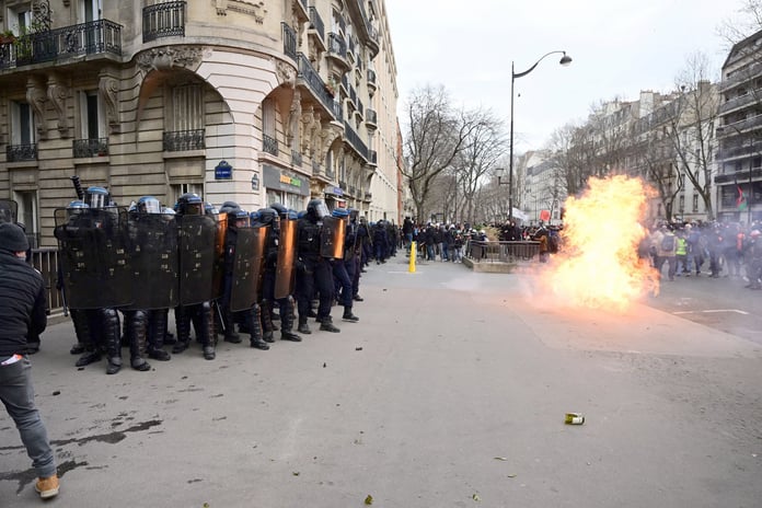 In Paris, clashes with the police took place during a demonstration against the pension reform

