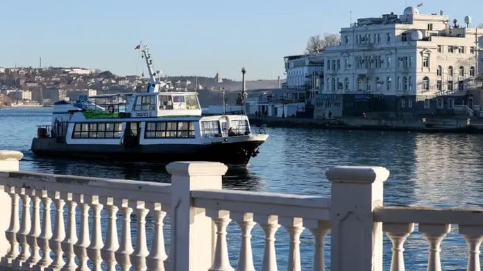  In Sevastopol stopped the movement of maritime transport.  Neighbors reported explosions

