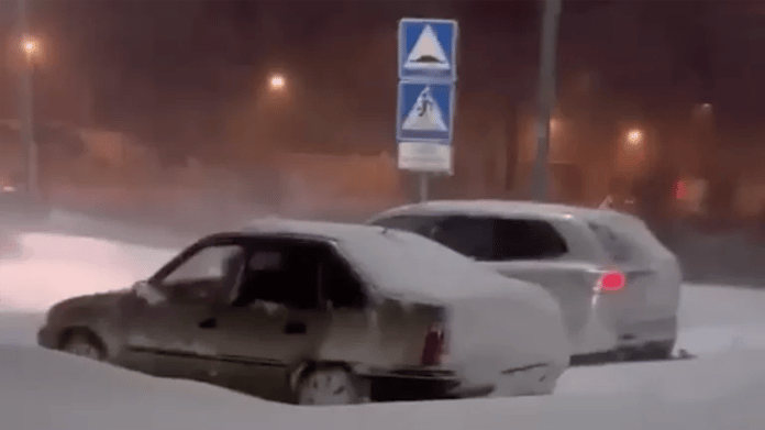 In the city of Shakhty and four districts of the Rostov region, an emergency mode was introduced due to heavy snowfall

