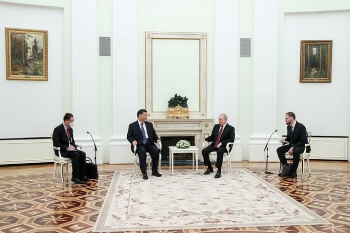 Informal talks between Putin and Xi Jinping have ended in the Kremlin

