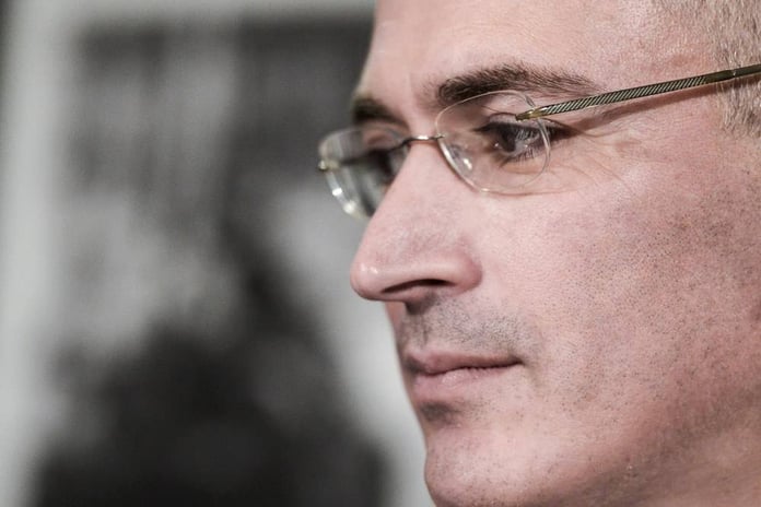 Khodorkovsky* and Kasparov* plot a coup in Russia and its subsequent disintegration

