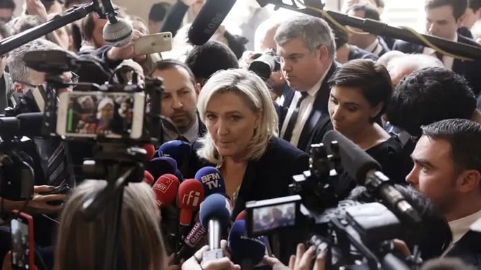 Le Pen warns of the risk of 