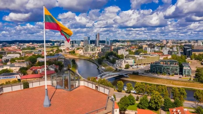 Lithuania prepares to stop accepting citizenship applications from Russians and Belarusians

