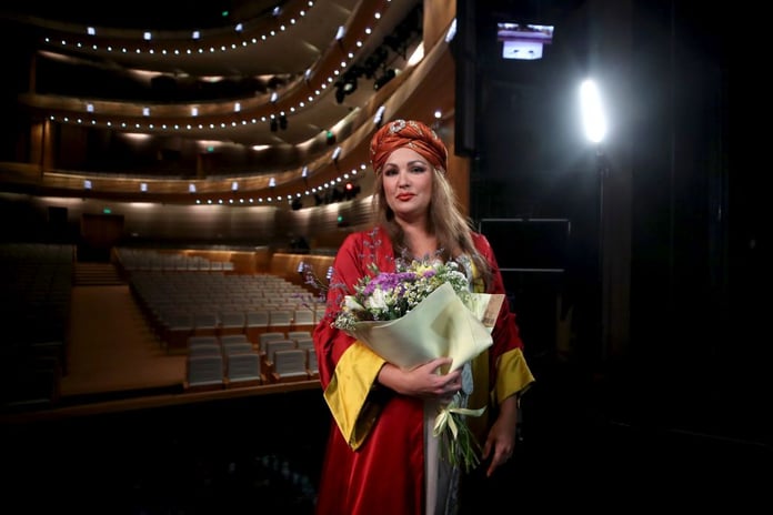 NYT: Metropolitan Opera to pay Anna Netrebko $200,000 to cancel performances - Reuters

