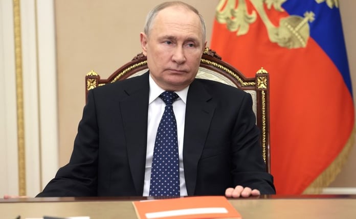Putin signed a law punishing up to 15 years in prison for discrediting any OSV member

