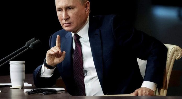 Putin warned of negative impact of sanctions on economy

