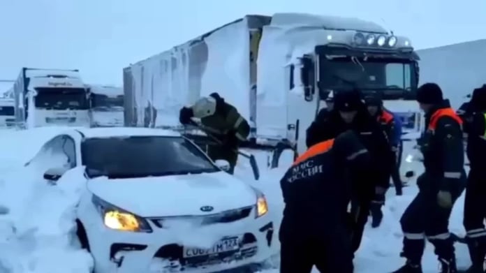 The Ministry of Emergency Situations evacuated 51 people from a traffic jam in the Rostov region

