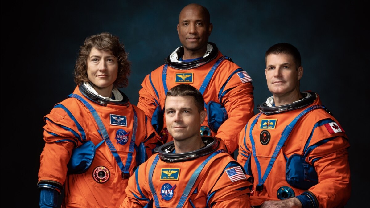 NASA names four astronauts who will fly around the Moon in 2024