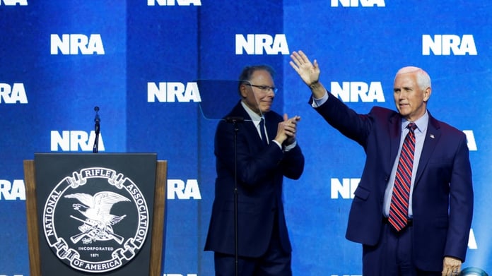 Pence booed at NRA conference, Trump applauded

