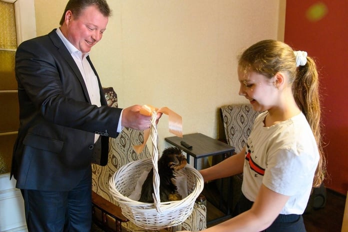 Governor Vladislav Shapsha received a lot of hate from animal rights activists after posting news about a girl with a dog

