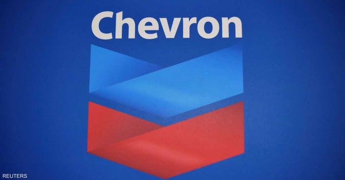 Despite lower oil prices, Exxon Mobil and Chevron make solid profits


