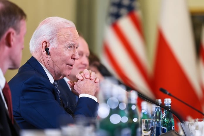 Biden flashed the cheat sheet again during a public address

