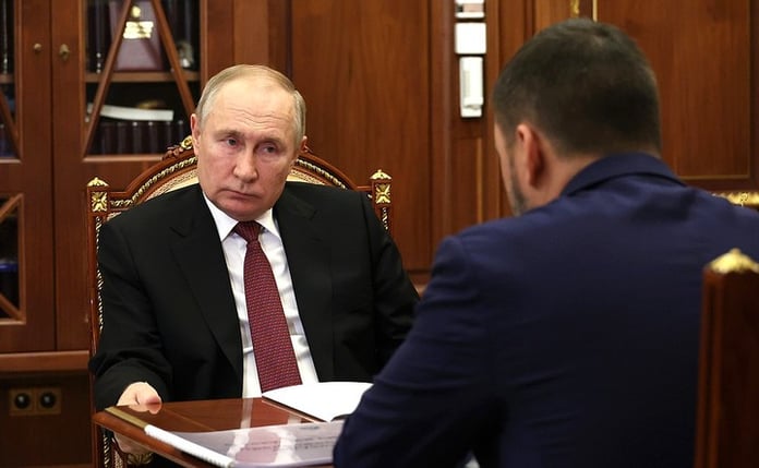 Putin said he was in constant contact with acting DPR leader Pushilin

