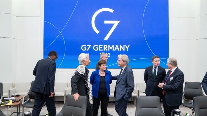 Sources in Tokyo confirm G7 talks on 'almost total' export ban to Russia

