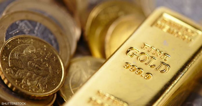 In anticipation of the Federal Reserve's decision, gold weakens against the strength of the dollar

