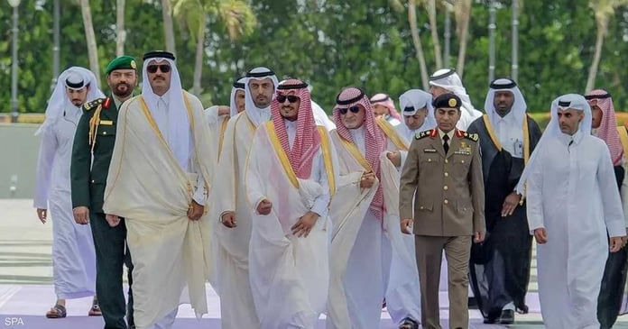 Qatari emir leaves Jeddah after attending Arab summit

