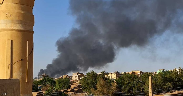 After Hamidti's dismissal, airstrikes hit Khartoum

