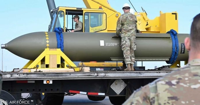  A photo of a towed bomb and a nuclear cache.  What's going on between Iran and America?

