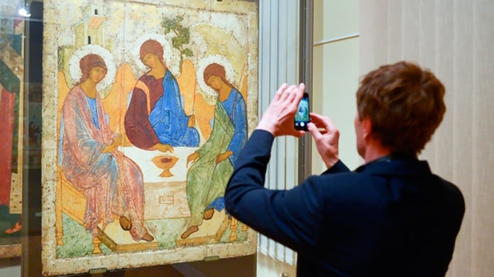 The Kremlin called a very serious situation with the transfer of the icon 