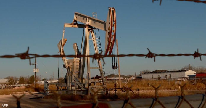 Debt ceiling and Novak statements push oil to deepen losses

