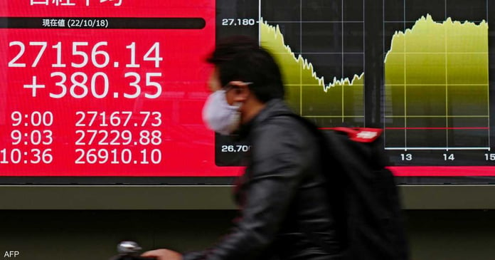 Japan's Nikkei gains for seventh week, thanks to chip stocks

