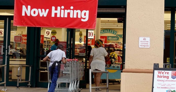 A moderate increase in weekly jobless claims in America

