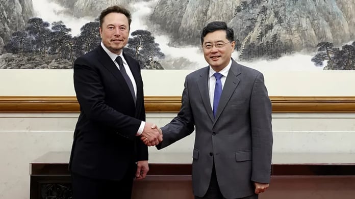 Elon Musk has arrived in China for the first time in three years.  Why does he need this trip and how the Chinese met the businessman

