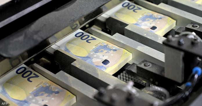 Euro drops after European Central Bank eases rate hike

