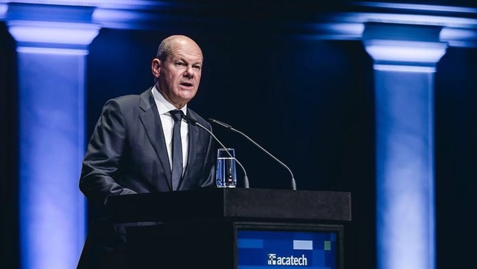 German Chancellor Scholz promised to monitor the use of weapons supplied to Ukraine

