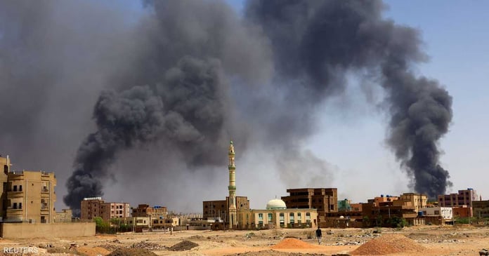 Sneaking through the smoke of war. What are the dangers of the return of Islamists to Sudan?

