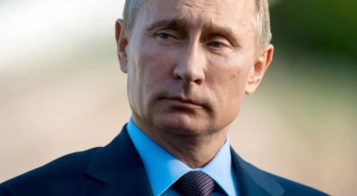 Why Putin can't fire liberals yet, says expert


