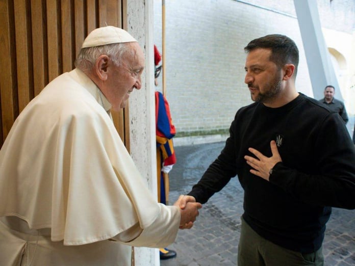 Zelensky grossly violated the rules of etiquette during his meeting with the Pope

