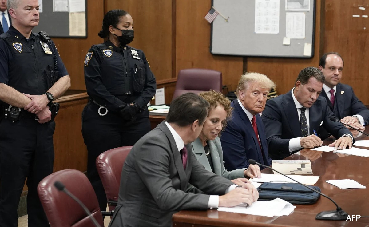 Donald Trump during the porn star Stormy Daniels case hearing in the court